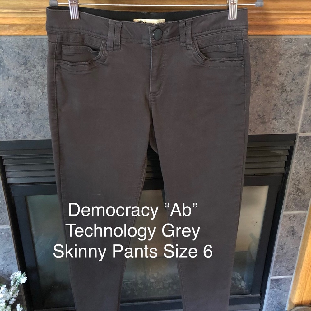 Democracy “Ab Technology” Pants Size 6